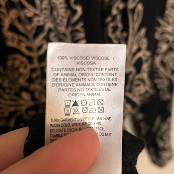 Lucky Brand Black/Tan Print Popover 3/4 Sleeve Top and Keyhole Neckline Size 1X - Picture 8 of 10